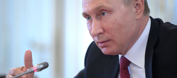 Vladímir Putin en el Foro Económico Internacional de San Petersburgo - Sputnik Mundo