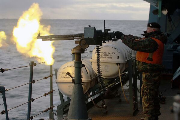 Учения на тяжелом атомном ракетном крейсере Петр Великий в Норвежском море - Sputnik Mundo