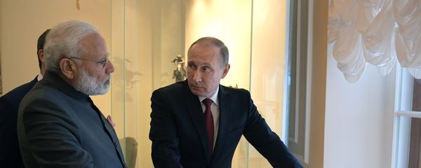 Narendra Modi, primer ministro indio, y Vladímir Putin, presidente de Rusia - Sputnik Mundo