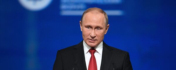 Vladimir Putin en el Foro Económico Internacional de San Petersburgo - Sputnik Mundo