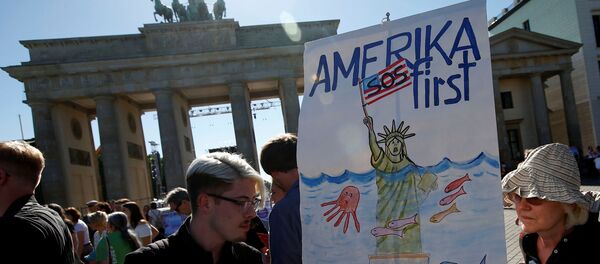 Protesta contra la salida de EEUU del Acuerdo de París - Sputnik Mundo