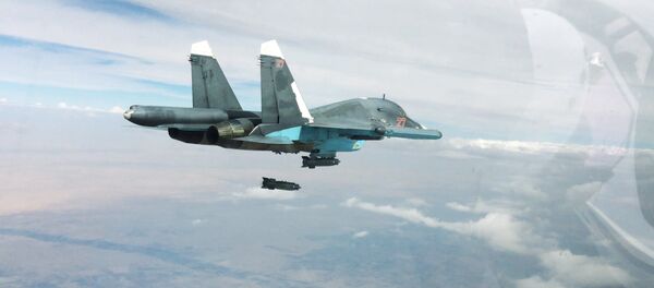 El caza-bombardero ruso Su-34 en Siria (archivo) El caza-bombardero ruso Su-34 en Siria (archivo) - Sputnik Mundo