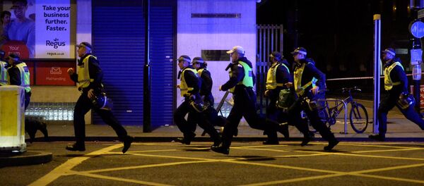 La Policía británica responde al incidente en el Puente de Londres - Sputnik Mundo