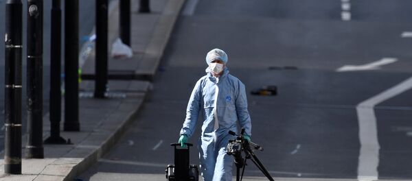 Los trabajos de investigación en el puente London Bridge tras el atentado - Sputnik Mundo