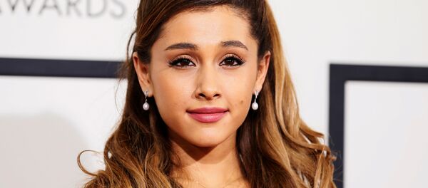La cantante Ariana Grande (archivo) La cantante Ariana Grande (archivo) - Sputnik Mundo