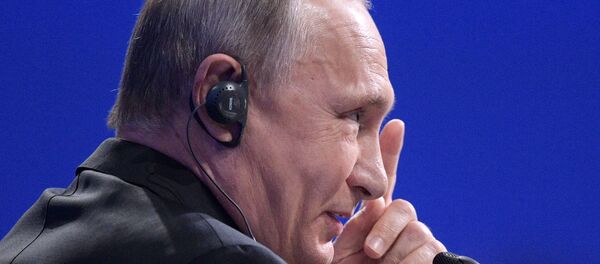 Vladímir Putin en el Foro Económico Internacional de San Petersburgo - Sputnik Mundo