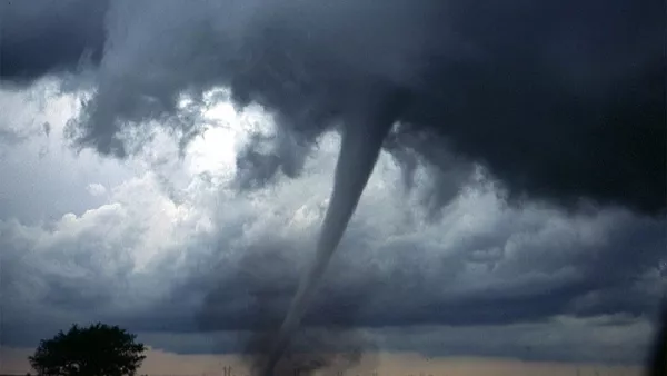 Un tornado (imagen referencial) - Sputnik Mundo