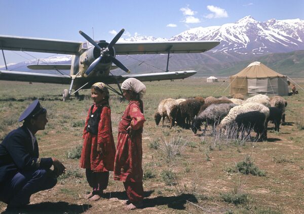 Los amos del cielo: aeronaves civiles legendarias fabricadas en la URSS - Sputnik Mundo