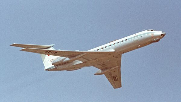 The Aviation Festival dedicated to the 50th anniversary of Great October Revolution at the Domodedovo airport. Tu-134 passenger aircraft. - Sputnik Mundo