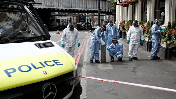 Los trabajos de investigación en el puente London Bridge tras el atentado - Sputnik Mundo