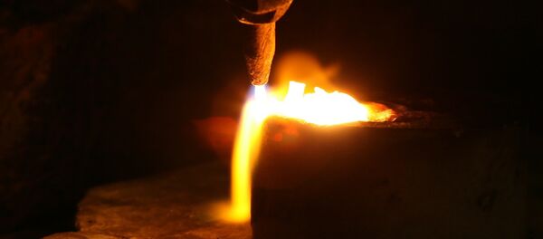 Fusión de una pieza metálica - Sputnik Mundo