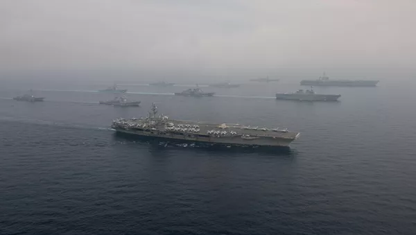 Los portaviones estadounidenses USS Carl Vinson y USS Ronald Reagan en el mar del Japón - Sputnik Mundo