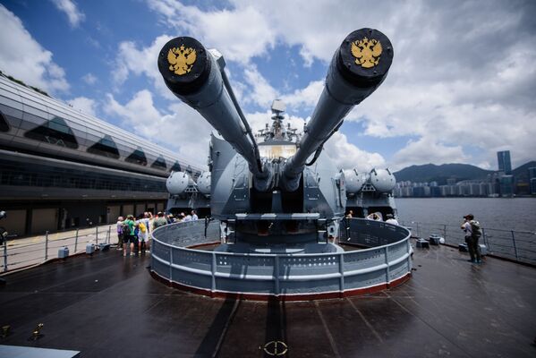 El legendario crucero lanzamisiles ruso Variag visita Hong Kong - Sputnik Mundo