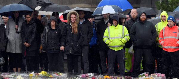 Minuto de silencio en el Reino Unido en homenaje a las víctimas del atentado de Londres - Sputnik Mundo