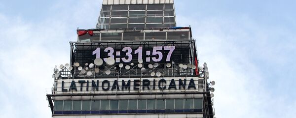 El reloj de la Torre Latinoamericana - Sputnik Mundo