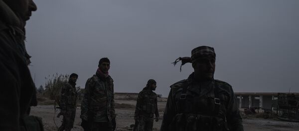 Militares sirios en el aerodromo cerca del Damasco - Sputnik Mundo