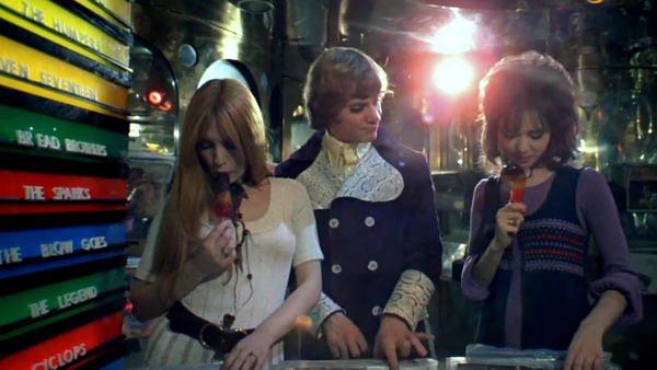 Las jóvenes comen helado (imagen referencial) - Sputnik Mundo