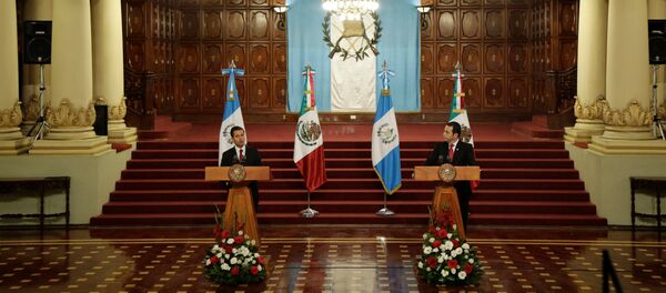 Presidente de México, Enrique Peña Nieto, y presidente de Guatemala, Jimmy Morales - Sputnik Mundo