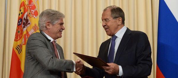 Alfonso Dastis, canciller de España, y Serguéi Lavrov, canciller de Rusia - Sputnik Mundo