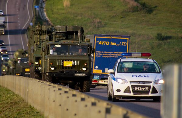Los sistemas de misiles S-300 rusos, en plena acción - Sputnik Mundo