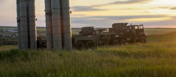 Los sistemas de misiles S-300 rusos, en plena acción Los sistemas de misiles S-300 rusos, en plena acción - Sputnik Mundo