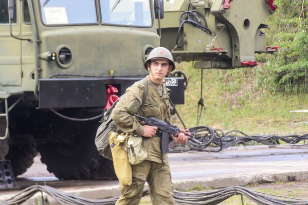 Los sistemas de misiles S-300 rusos, en plena acción - Sputnik Mundo