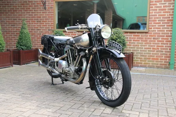 Los automóviles deportivos más pintorescos, en la exposición City Concours de Londres Los automóviles deportivos más pintorescos, en la exposición City Concours de Londres - Sputnik Mundo