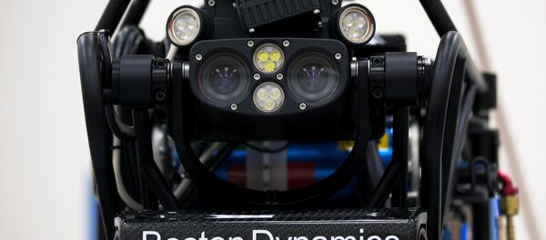 Un robot humanoide, Atlas, de la empresa Boston Dynamics - Sputnik Mundo