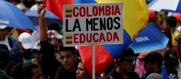 Manifestación de maestros colombianos (Archivo) Manifestación de maestros colombianos (Archivo) - Sputnik Mundo