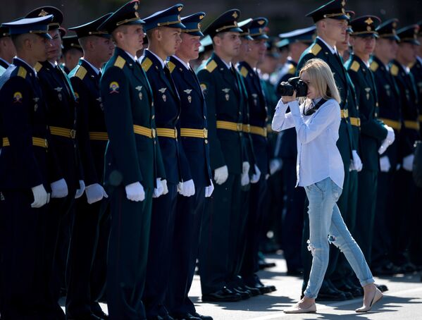 ¡Gloria a la patria! ¡Estamos orgullosos de ti!: así se celebró el Día de Rusia - Sputnik Mundo