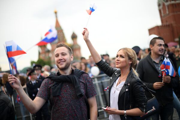 ¡Gloria a la patria! ¡Estamos orgullosos de ti!: así se celebró el Día de Rusia - Sputnik Mundo