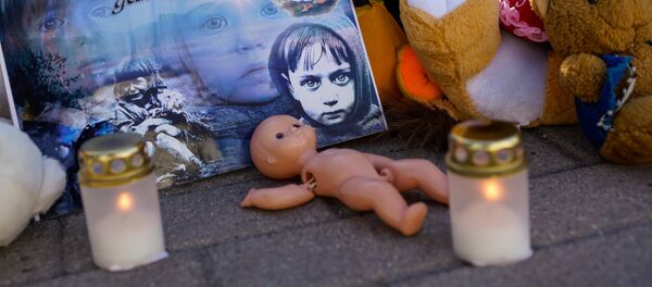 Una manifestación contra la guerra en el Donbás - Sputnik Mundo