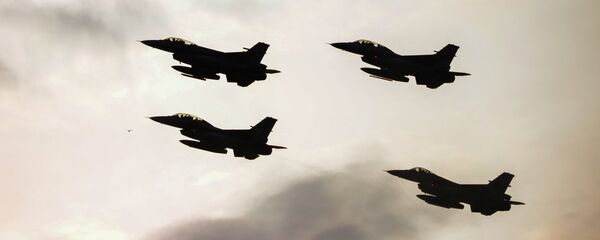 Cazas polacos y turcos hacen maniobras en el marco de una cumbre de la OTAN Cazas polacos y turcos hacen maniobras en el marco de una cumbre de la OTAN - Sputnik Mundo