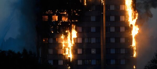 Incendio en edificio de viviendas Grenfel Tower de Londres Incendio en edificio de viviendas Grenfel Tower de Londres - Sputnik Mundo