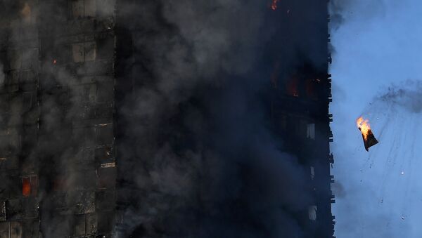 Incendio en edificio de viviendas Grenfel Tower de Londres - Sputnik Mundo