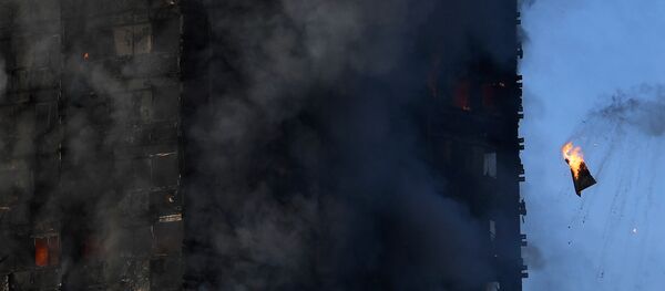 Incendio en edificio de viviendas Grenfel Tower de Londres - Sputnik Mundo