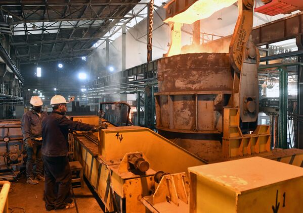'Mina de oro': se reabre una planta metalúrgica en la ciudad siria de Hama - Sputnik Mundo