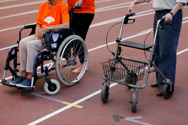 ¡Aún nos queda pólvora! Los atletas de la Olimpiada para mayores compiten en Bruselas - Sputnik Mundo