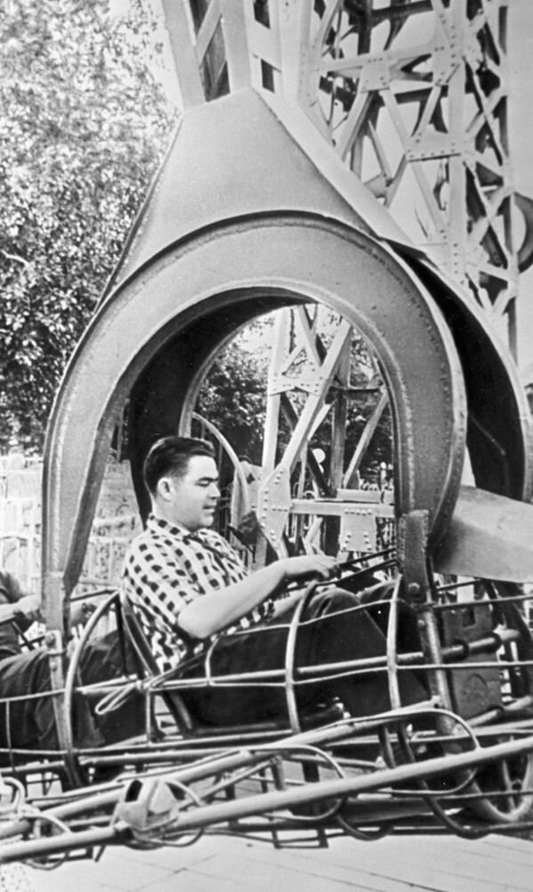 Impresionantes imágenes: el Parque Gorki de Moscú, en plena época del 'deshielo' - Sputnik Mundo