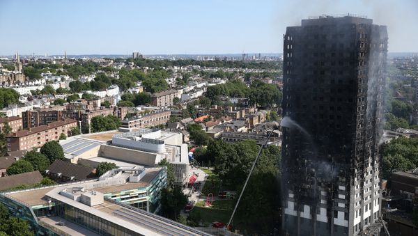 Incendio en el edificio de viviendas Grenfell Tower, en Londres Incendio en el edificio de viviendas Grenfell Tower, en Londres - Sputnik Mundo
