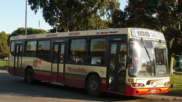 Los conductores de transporte público en Argentina se protegen del COVID-19 - Sputnik Mundo