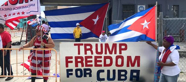 Los partidarios de Donald Trump, presidente de EEUU, muestran su apoyo - Sputnik Mundo