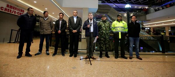 Juan Manuel Santos, presidente de Colombia, en un centro comercial Andino en Bogotá - Sputnik Mundo