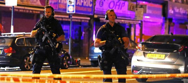 La Policía londinense desplegada cerca del incidente con camión en el norte de la capital - Sputnik Mundo
