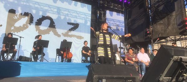 La cantautora Hilda Lizarazu se presenta en Rosario, Argentina - Sputnik Mundo