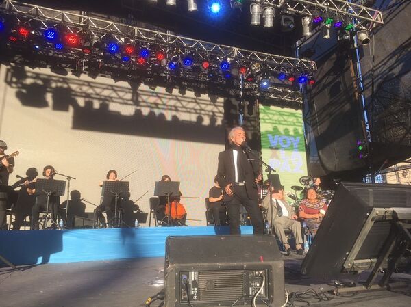 El cantante Jairo se presenta en Rosario, Argentina. El cantante Jairo se presenta en Rosario, Argentina. - Sputnik Mundo