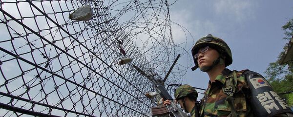 Militares surcoreanos en la frontera con Corea del Norte (archivo) Militares surcoreanos en la frontera con Corea del Norte (archivo) - Sputnik Mundo