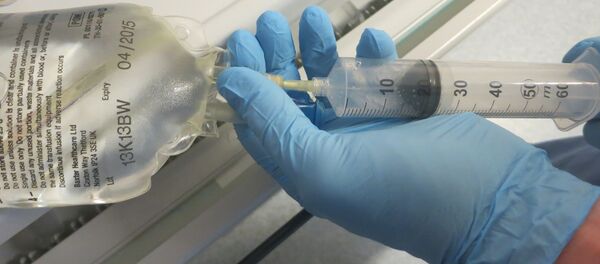 Terapia intravenosa - Sputnik Mundo