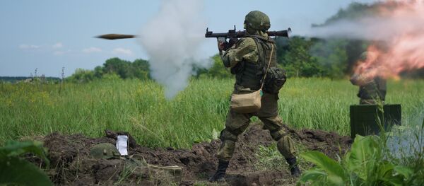 Un militar ruso - Sputnik Mundo