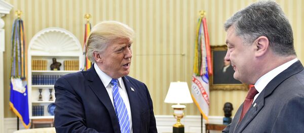Presidente de Ucrania, Petró Poroshenko, y presidente de EEUU, Donald Trump - Sputnik Mundo